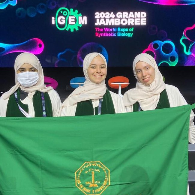 Female Student Team Awarded a Silver Medal in Paris